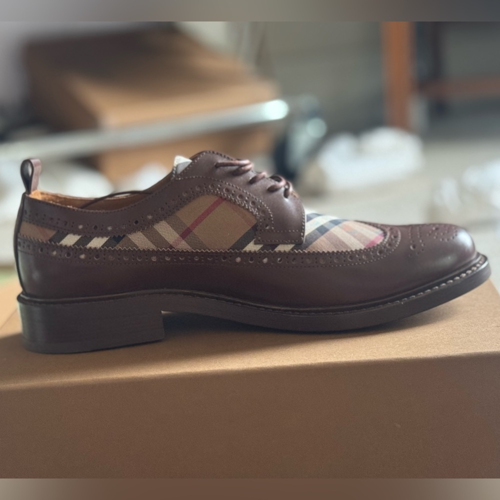 BURBERRY MENS DRESS SHOE SIZE 9(42)